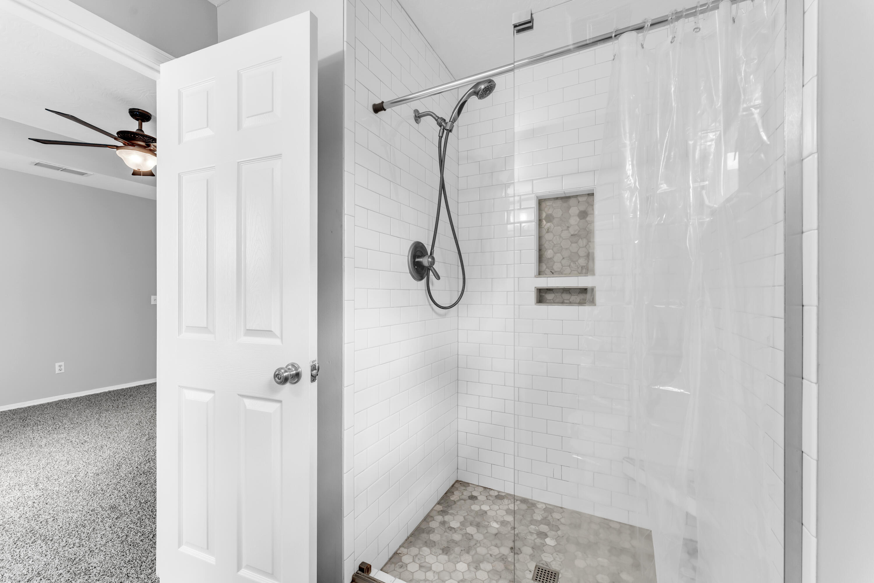 850 W Hickory Nut Court