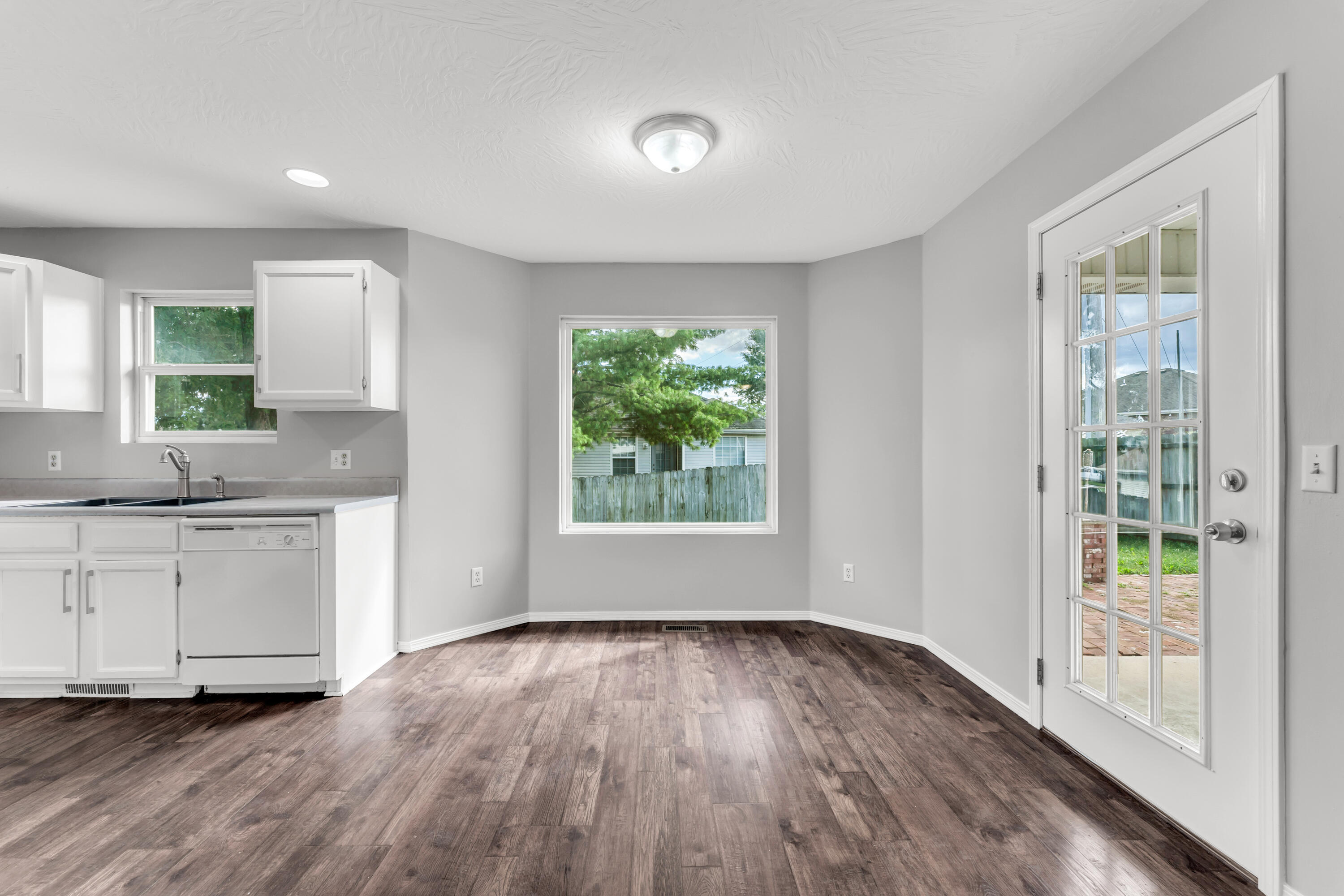 850 W Hickory Nut Court