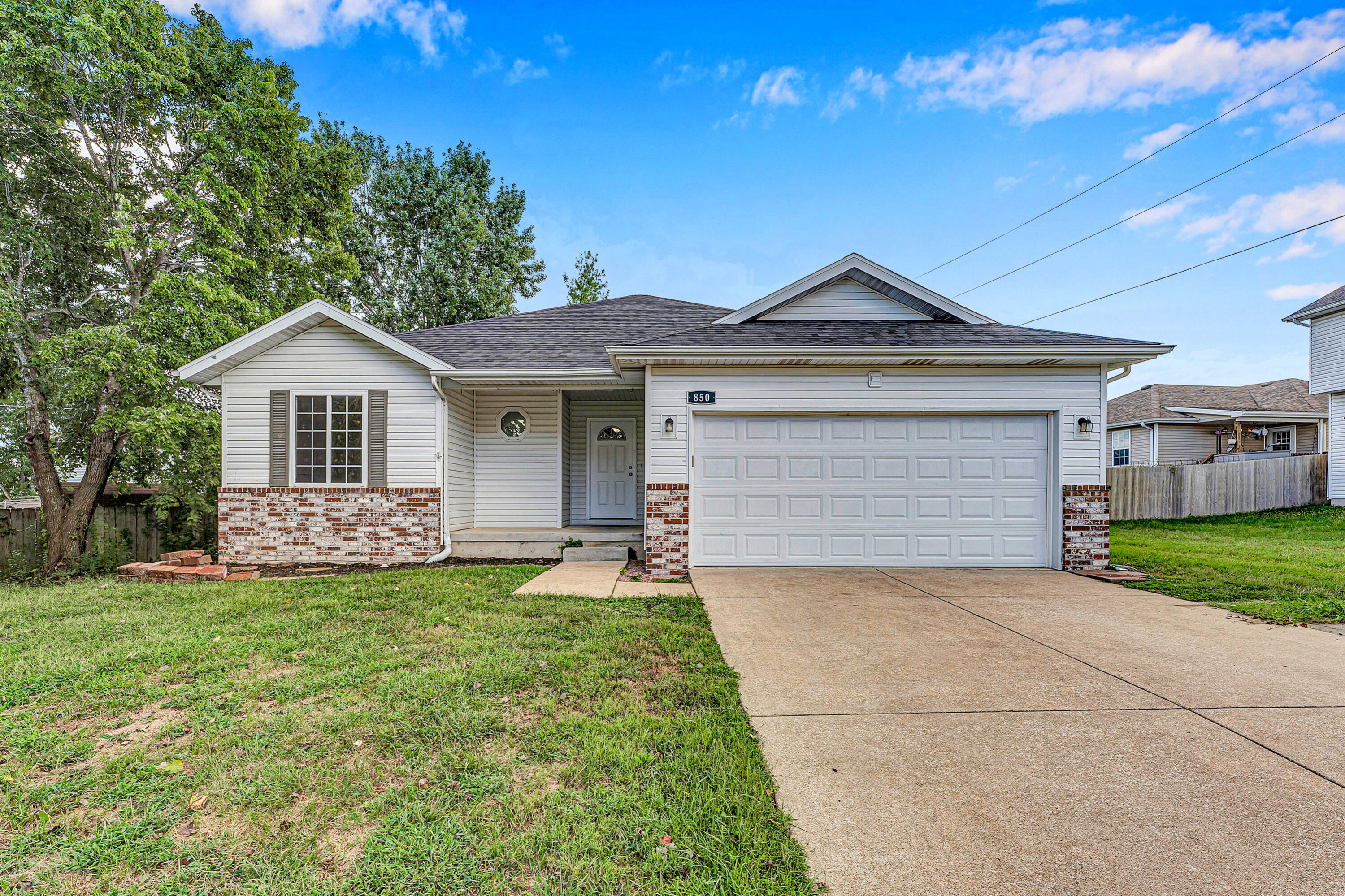 850 W Hickory Nut Court