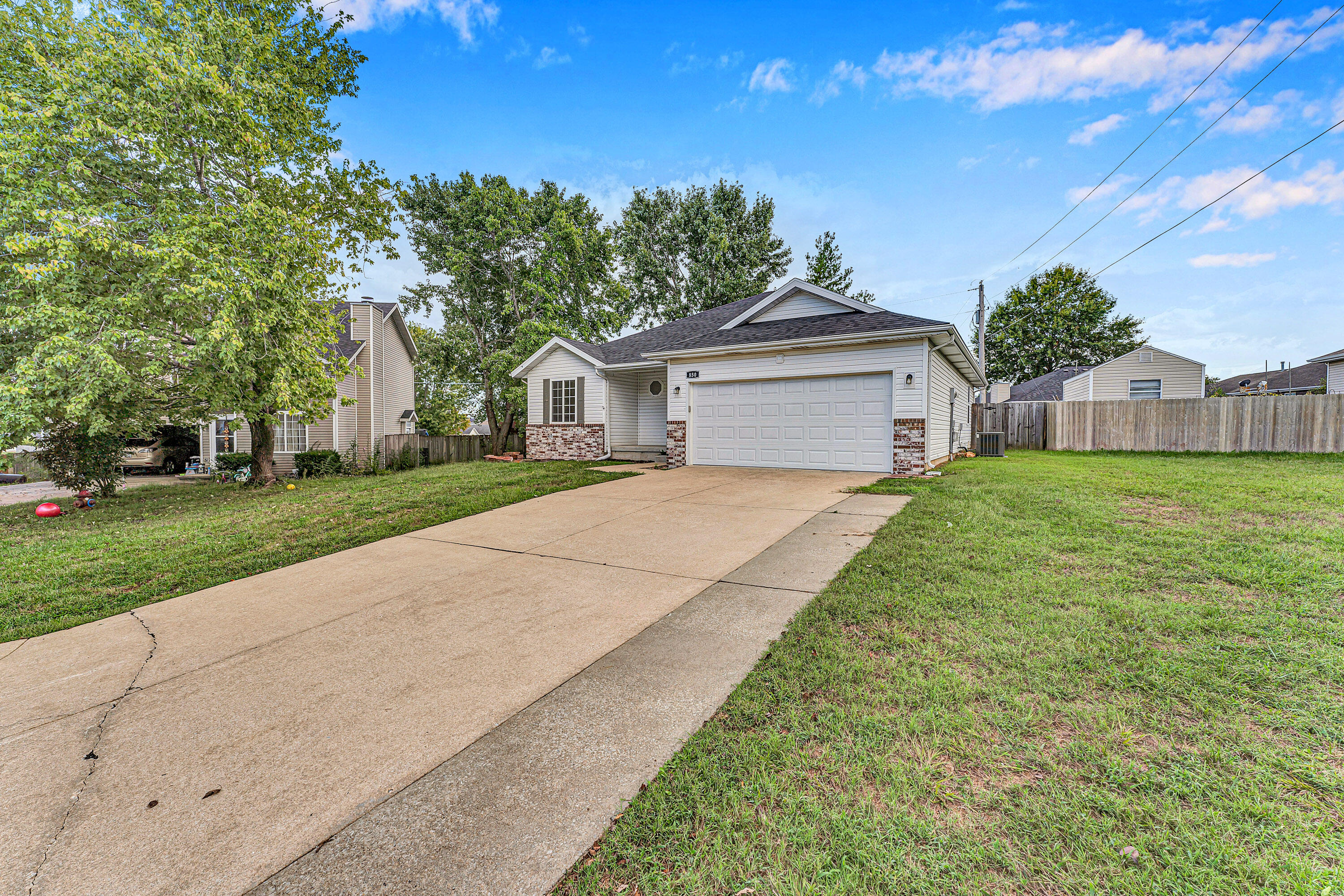 850 W Hickory Nut Court