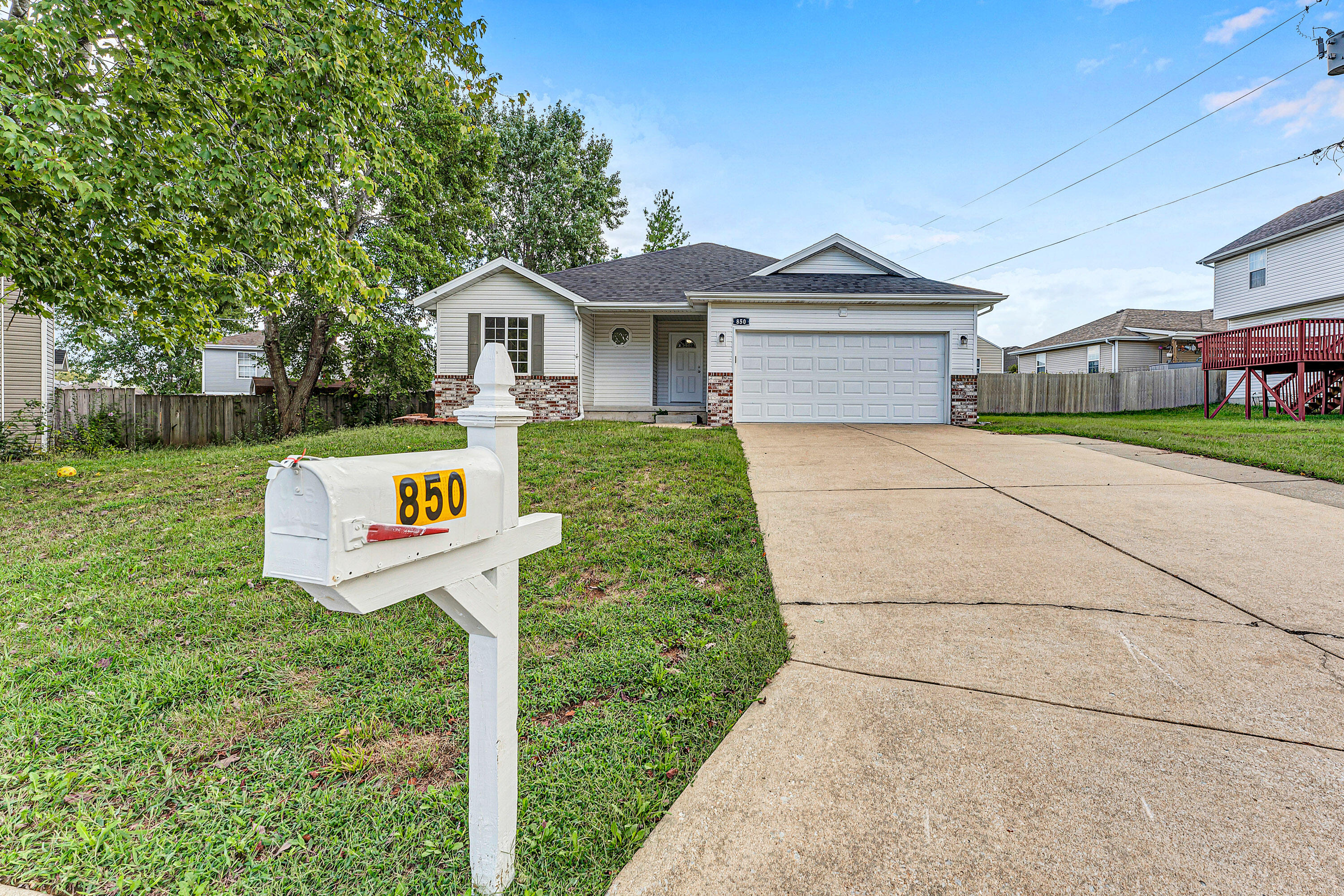 850 W Hickory Nut Court