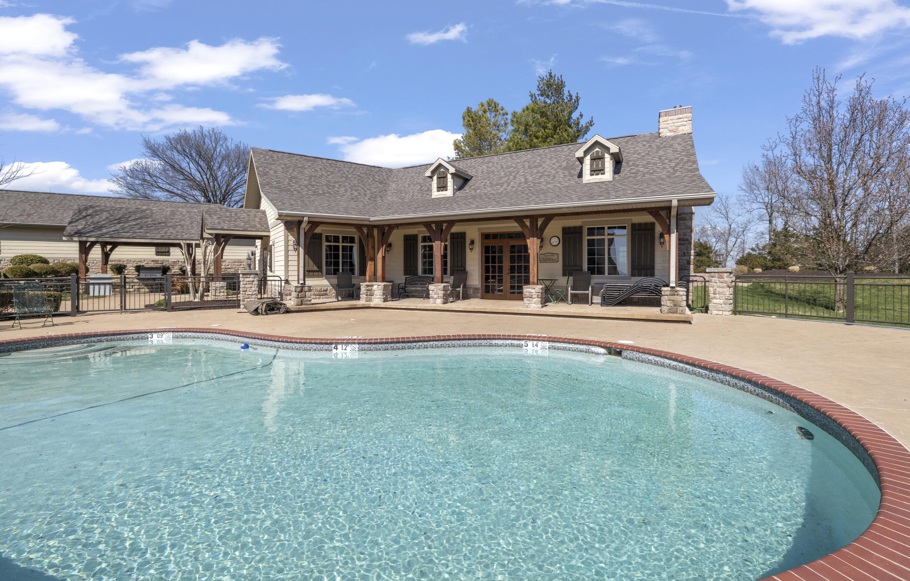 130 Royal Vista Drive Unit: 605