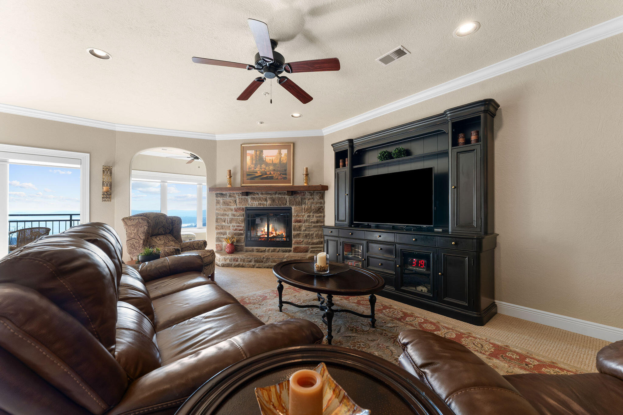 130 Royal Vista Drive Unit: 605