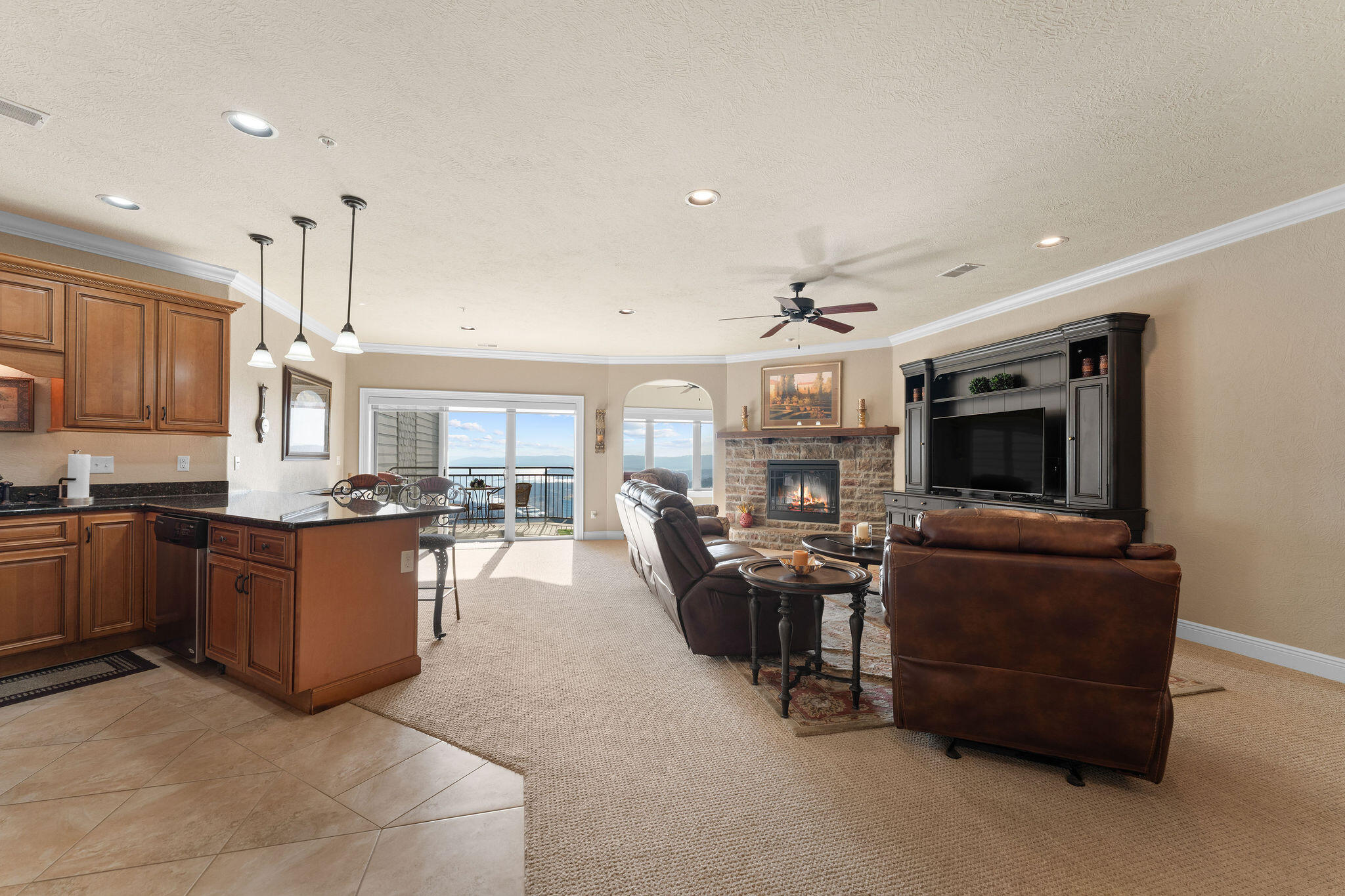 130 Royal Vista Drive Unit: 605