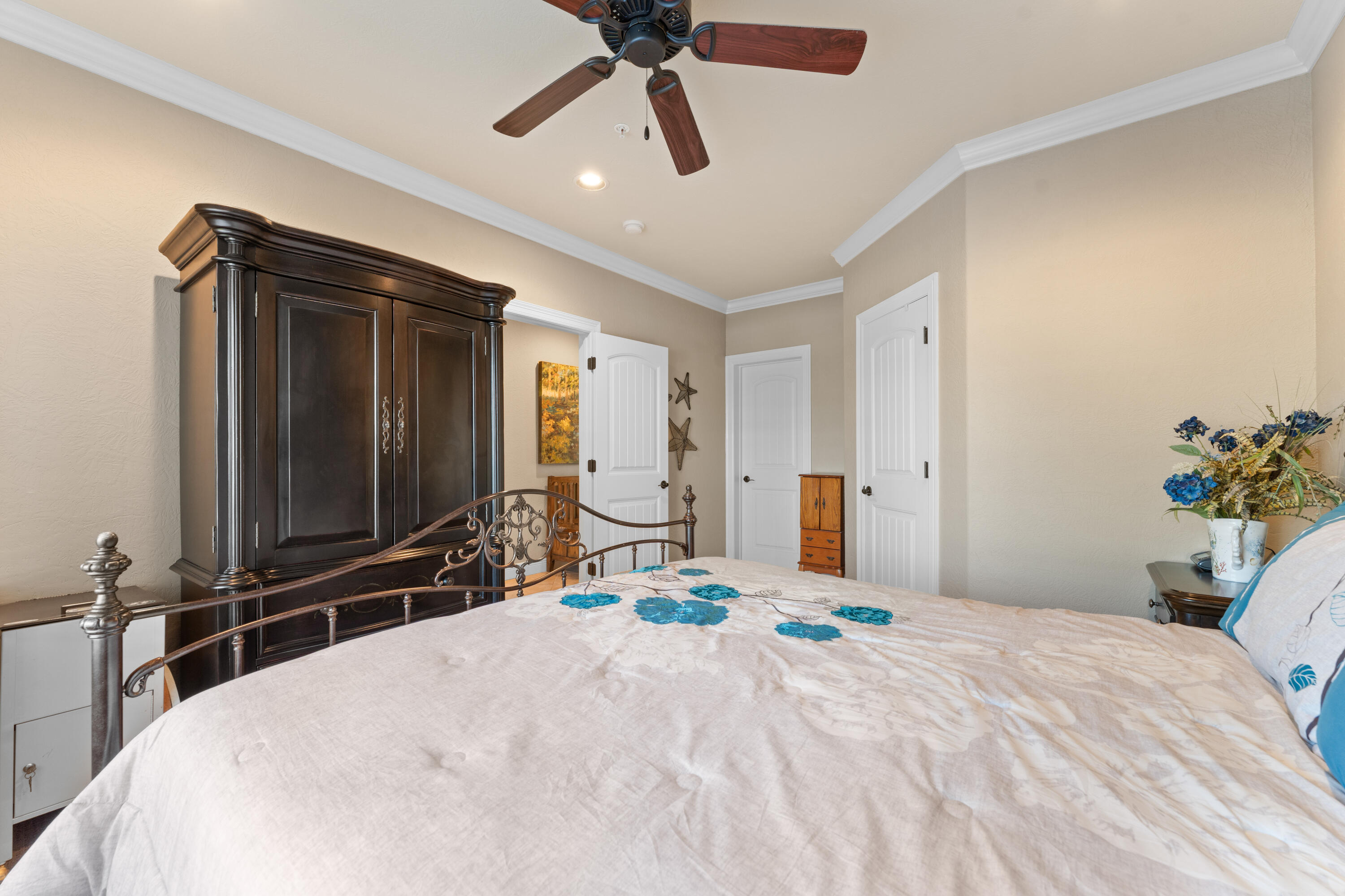 130 Royal Vista Drive Unit: 605