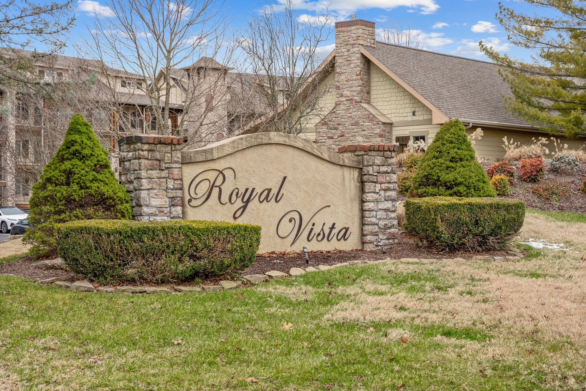 130 Royal Vista Drive Unit: 605