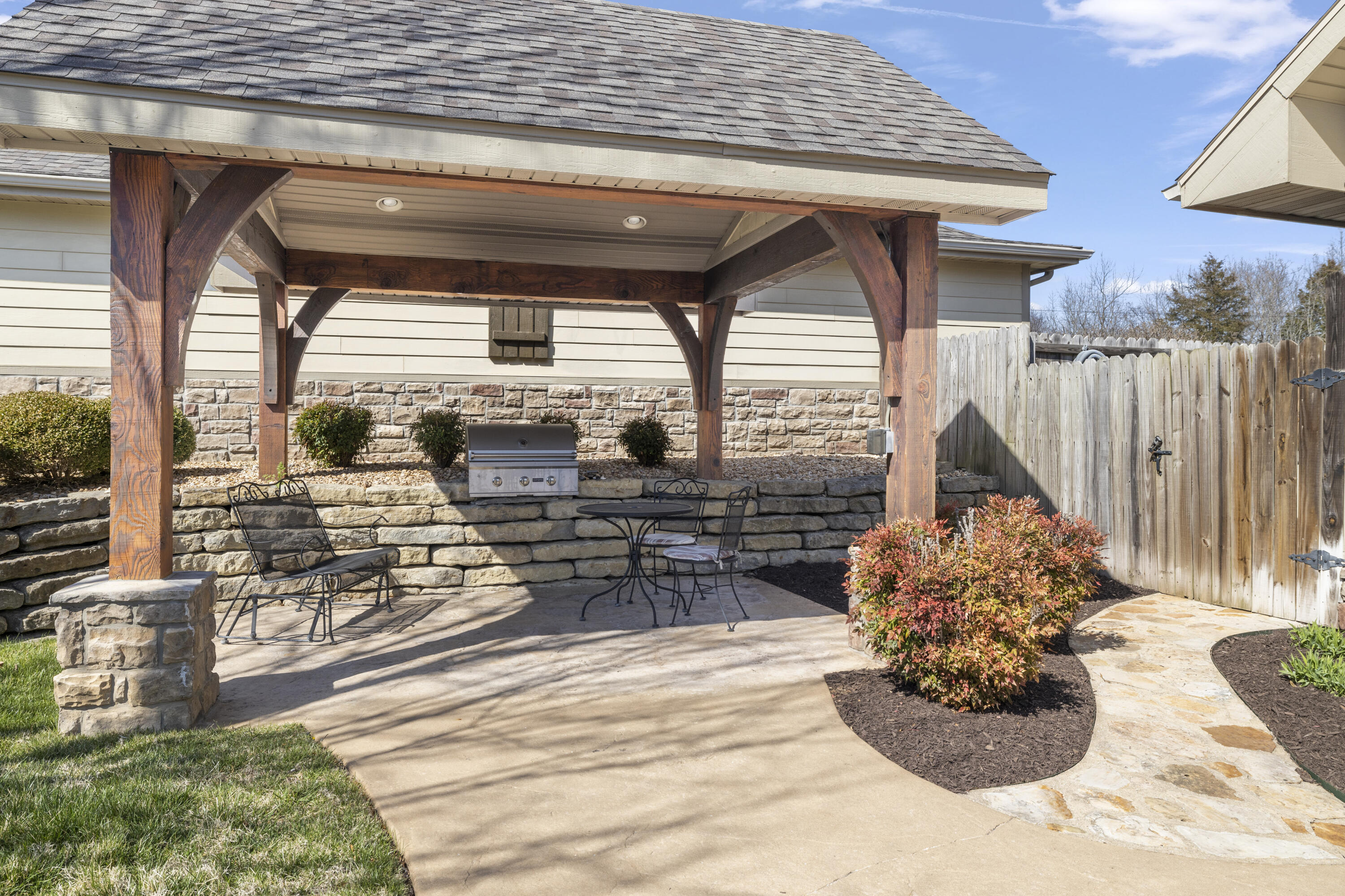 130 Royal Vista Drive Unit: 605