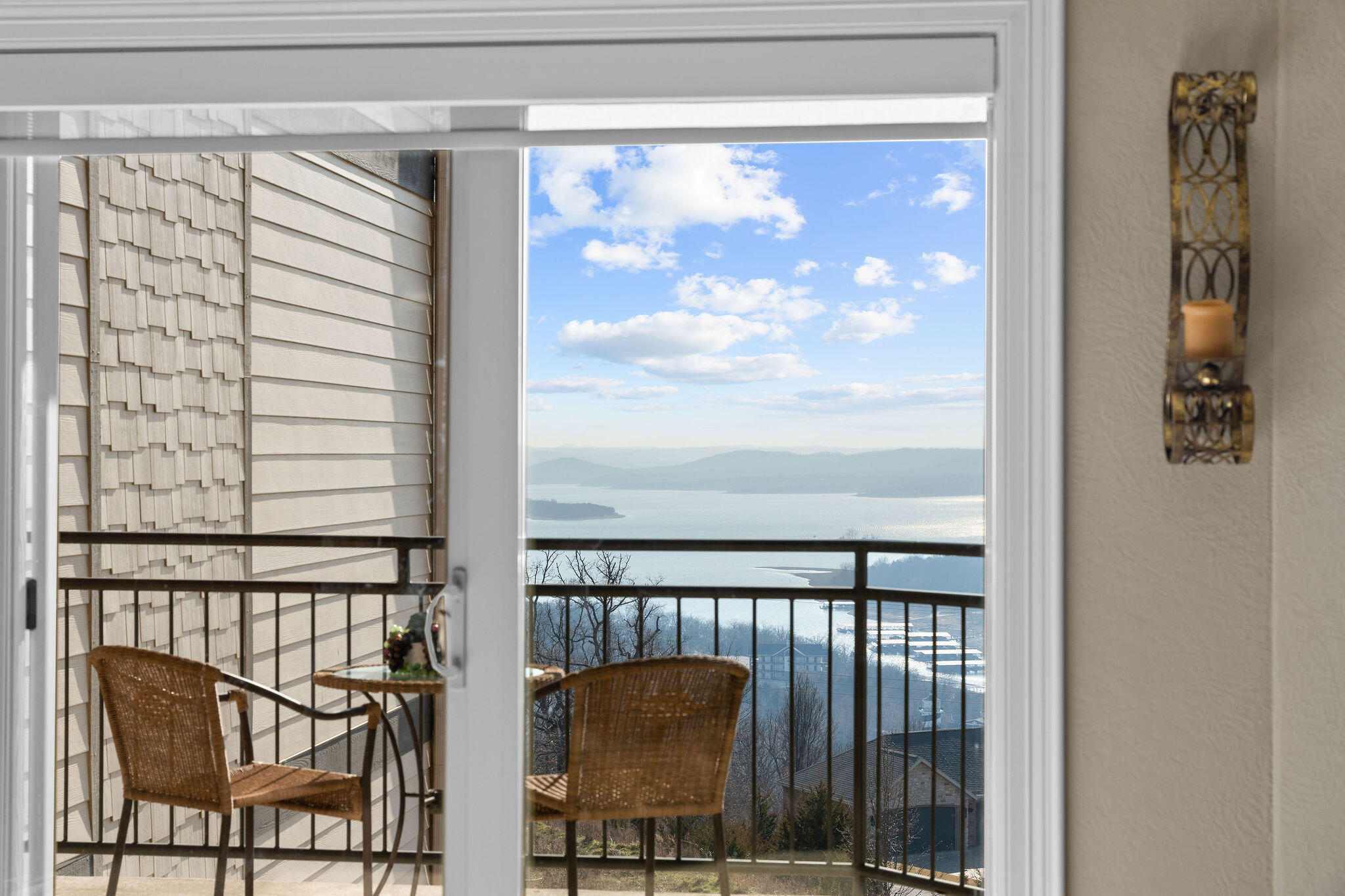 130 Royal Vista Drive Unit: 605