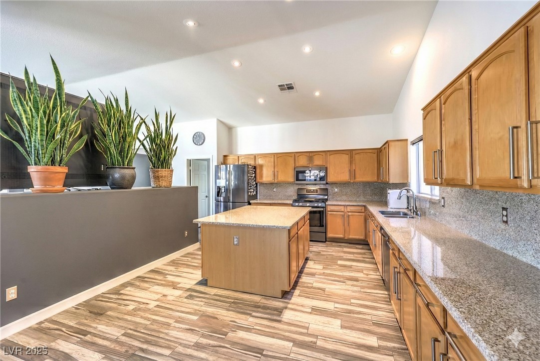 8900 Big Plantation Avenue