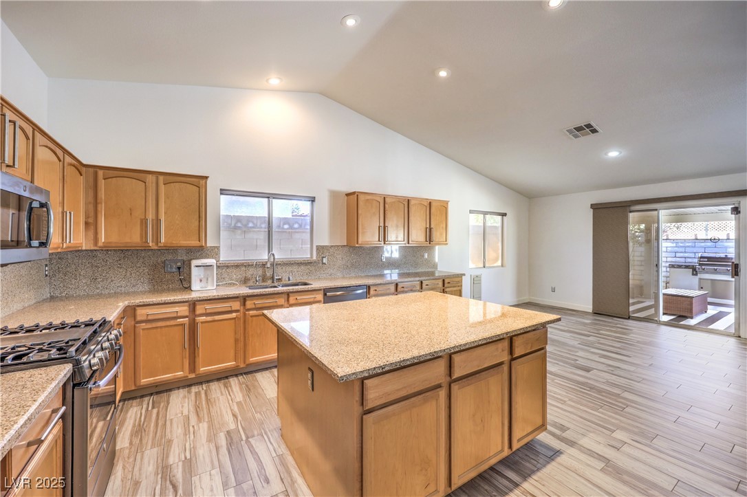 8900 Big Plantation Avenue