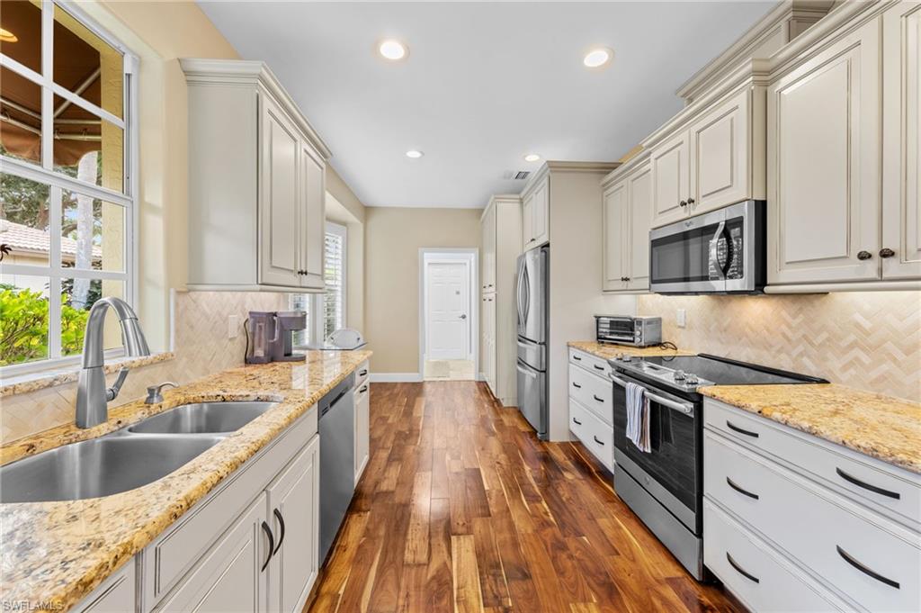 13541 Southampton DR