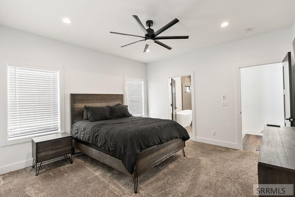 3425 Kestrel, Island Park