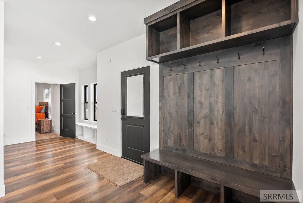 3425 Kestrel, Island Park