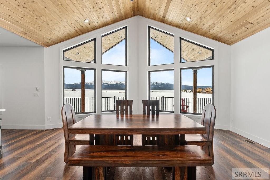 3425 Kestrel, Island Park