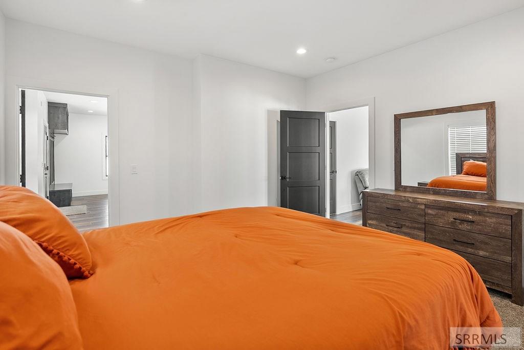 3425 Kestrel, Island Park