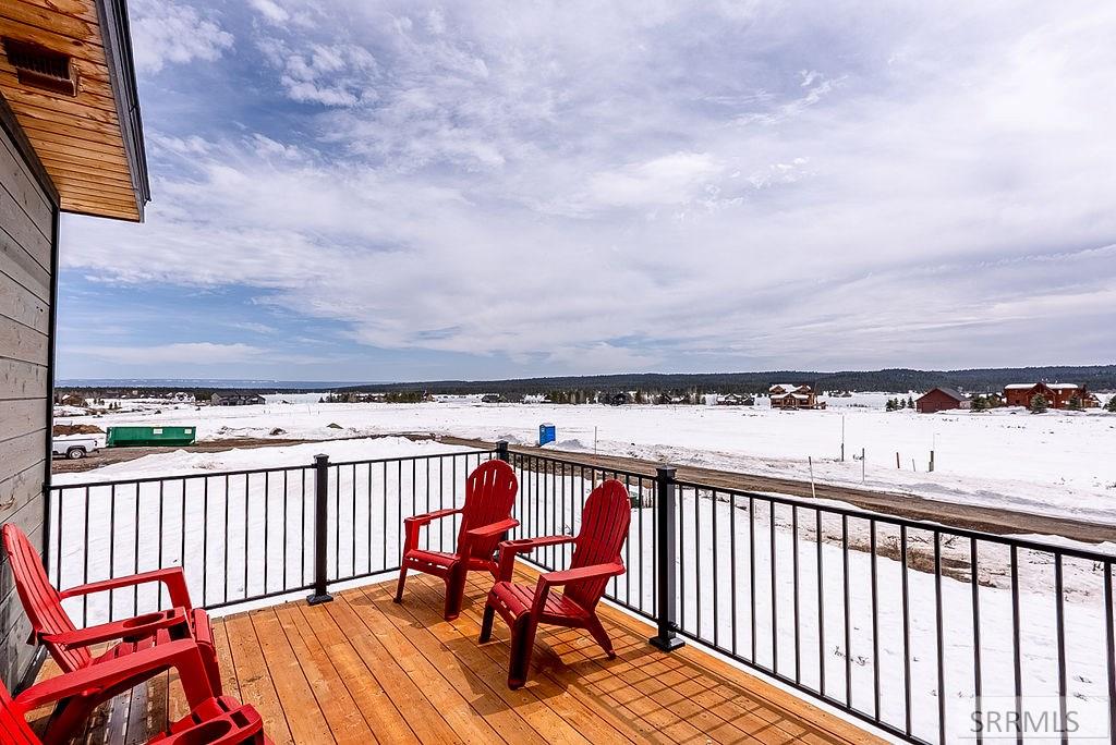 3425 Kestrel, Island Park