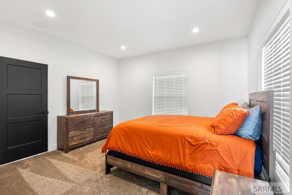 3425 Kestrel, Island Park