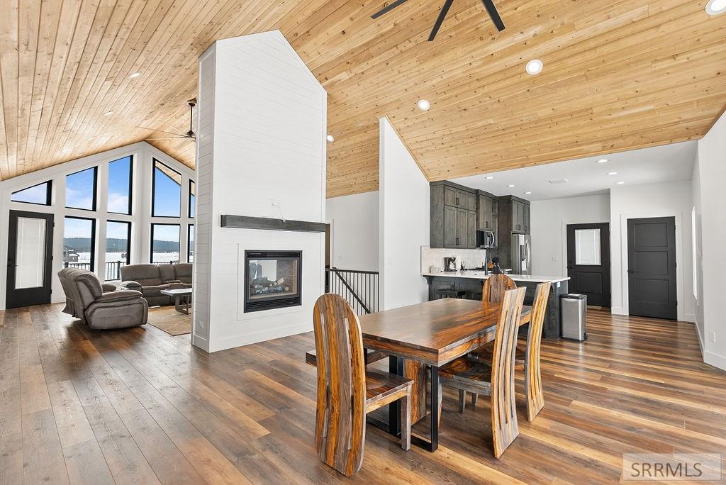 3425 Kestrel, Island Park