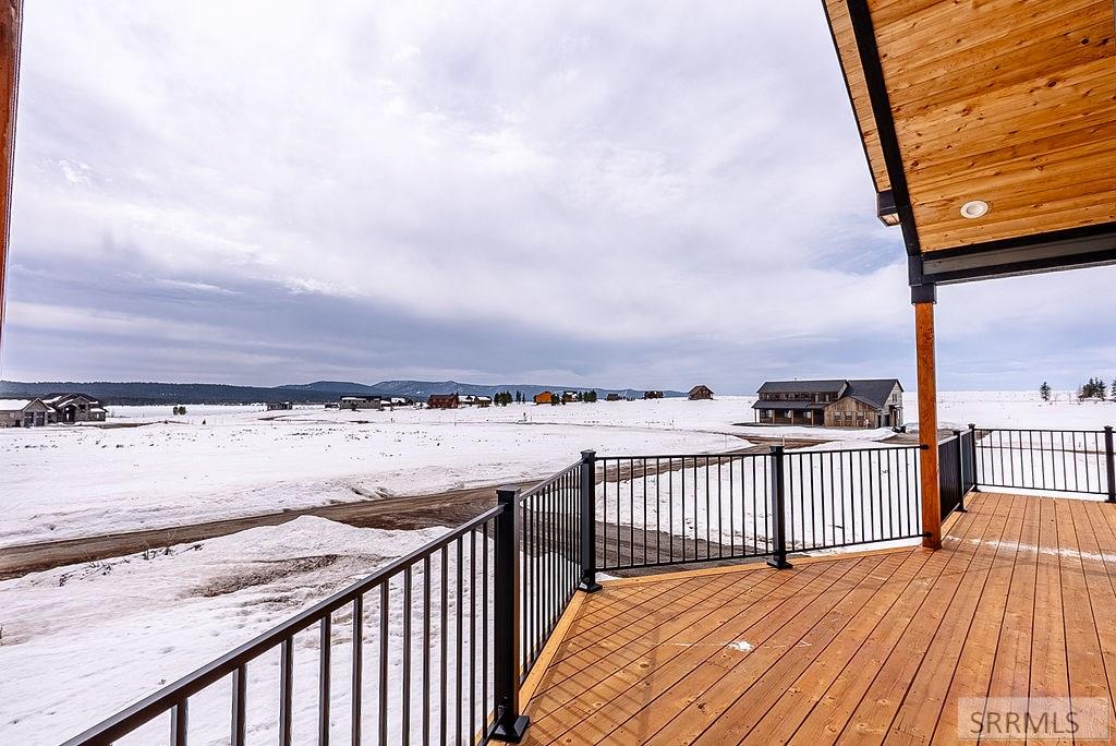 3425 Kestrel, Island Park