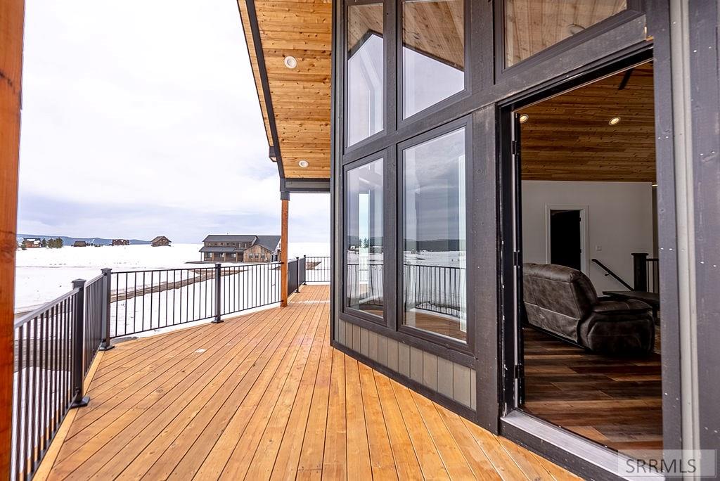 3425 Kestrel, Island Park