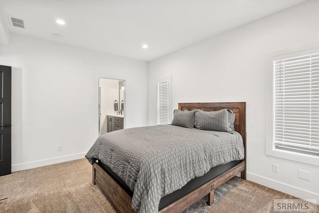 3425 Kestrel, Island Park