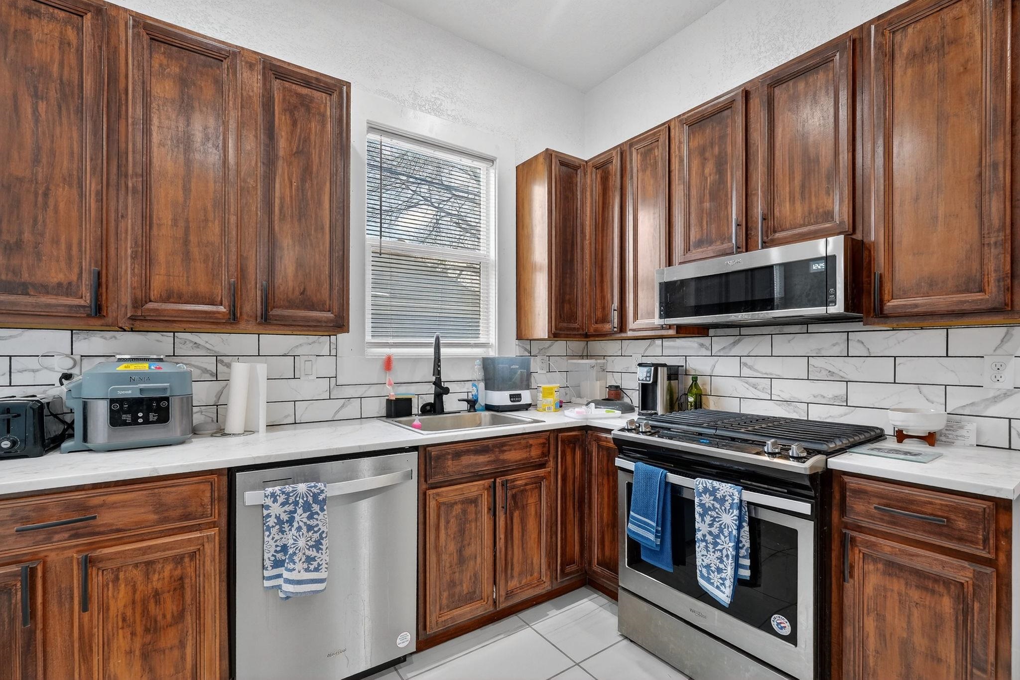 528 W Fremont St