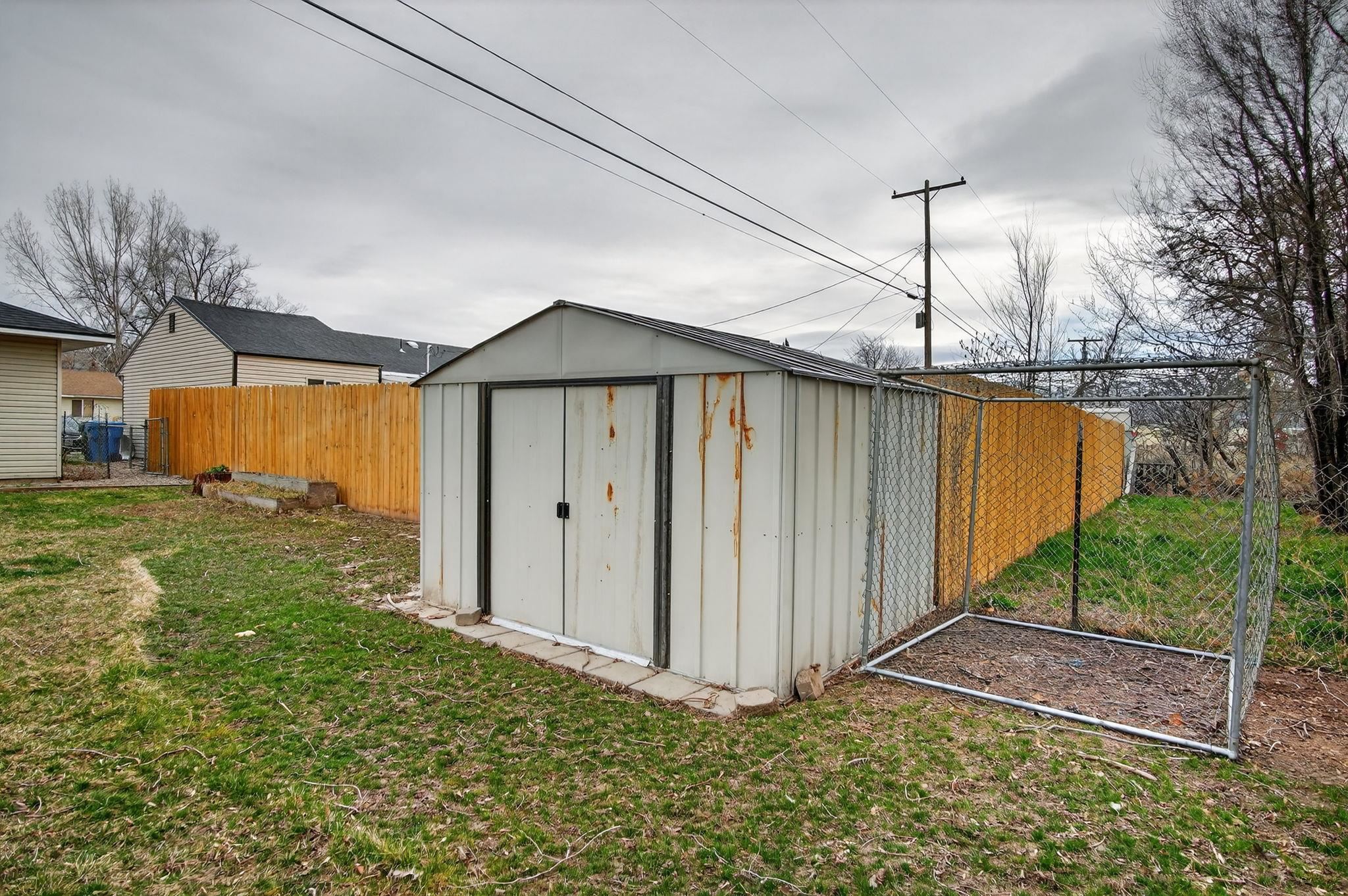 957 Meadowbrook Ln