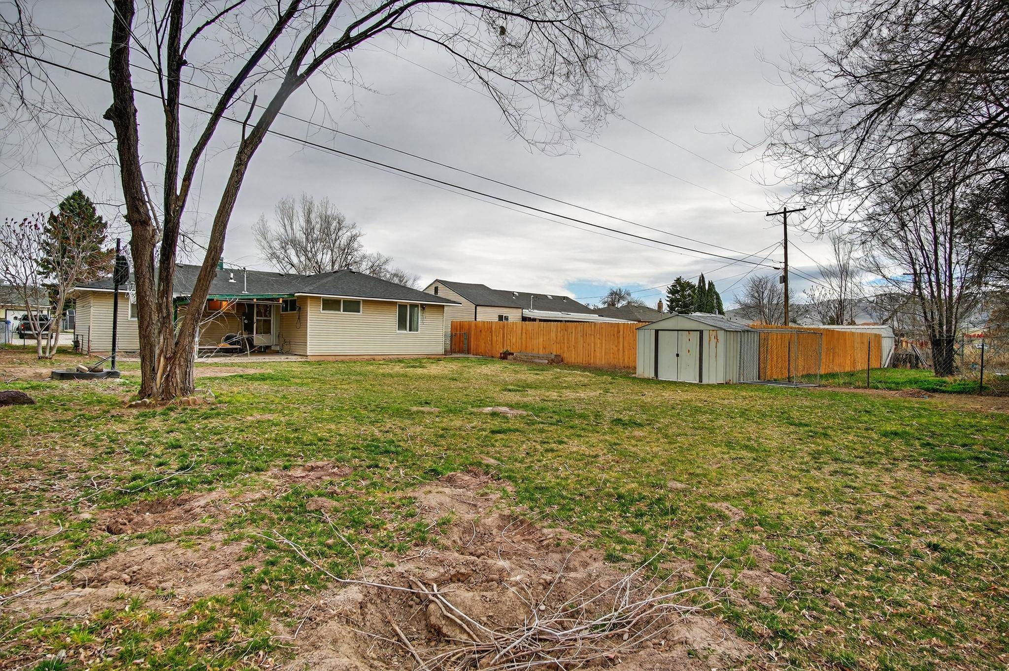 957 Meadowbrook Ln