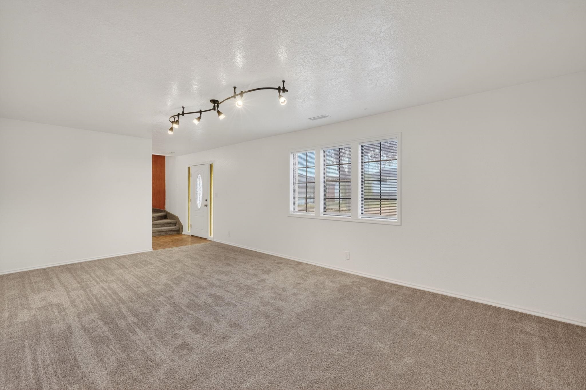 87 Plateau Dr