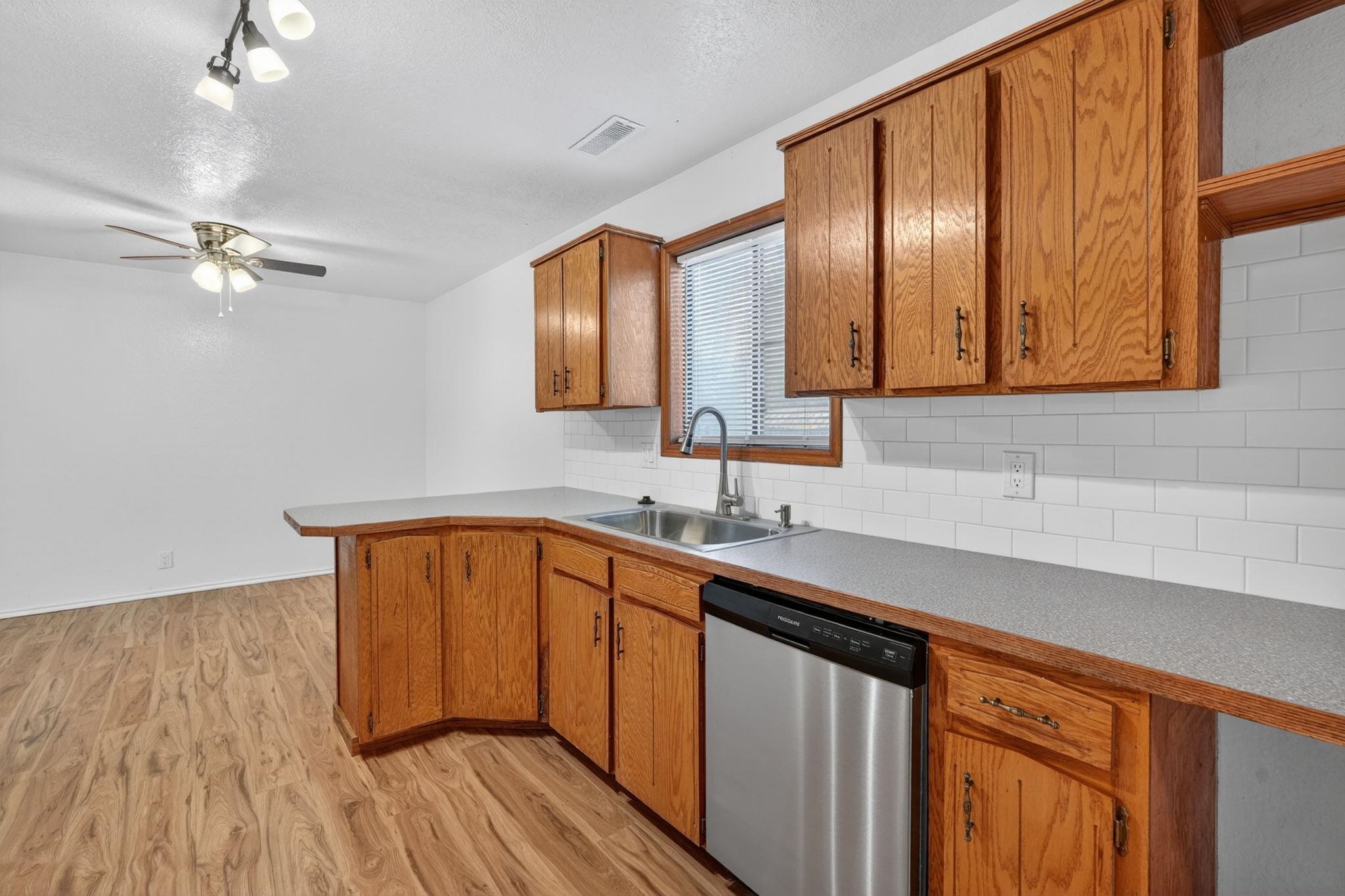 87 Plateau Dr