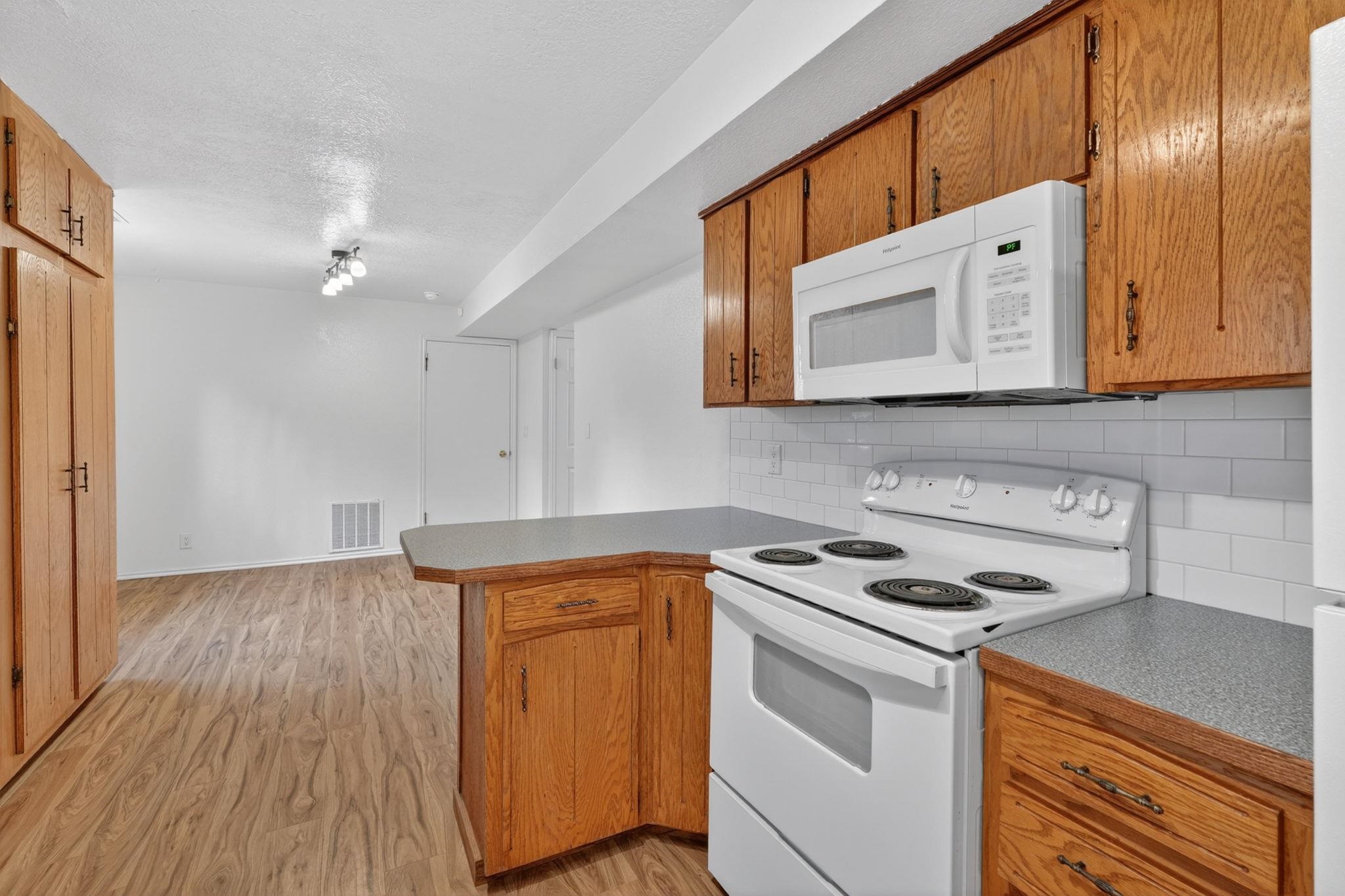 87 Plateau Dr