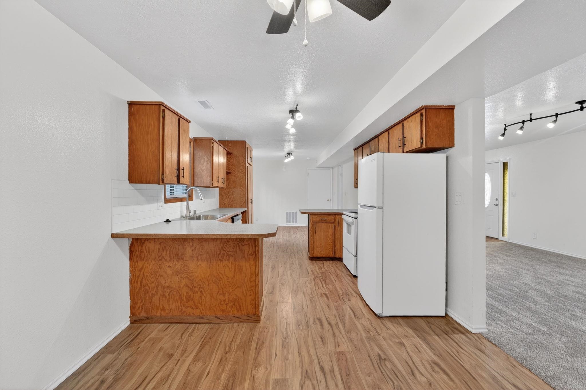 87 Plateau Dr