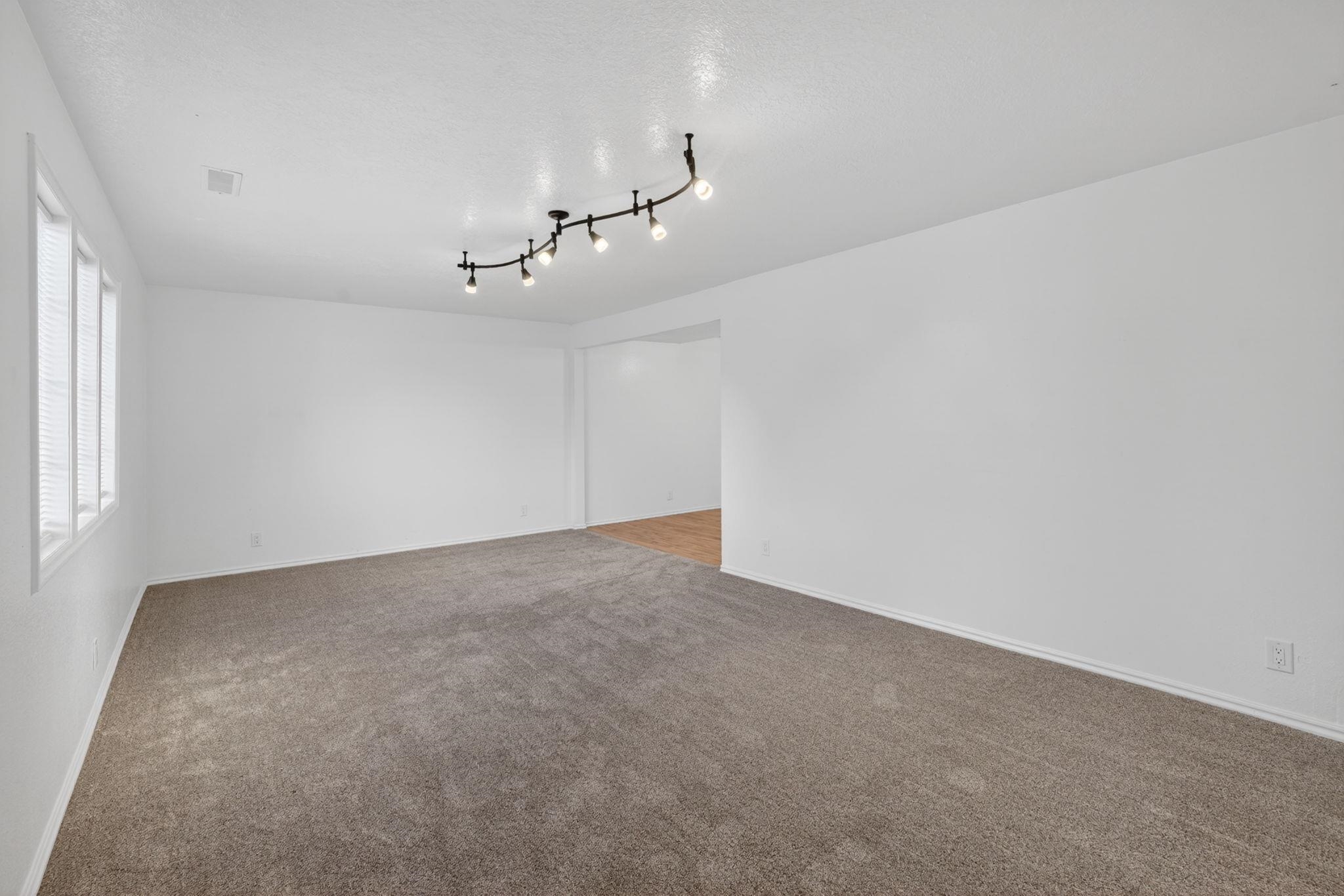 87 Plateau Dr