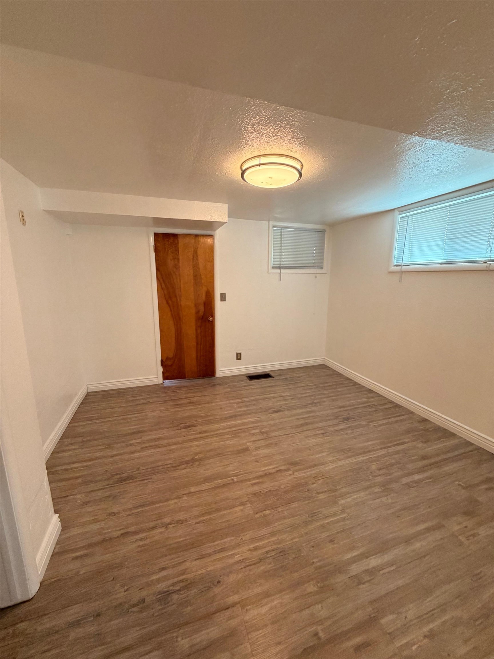 2046 E Center