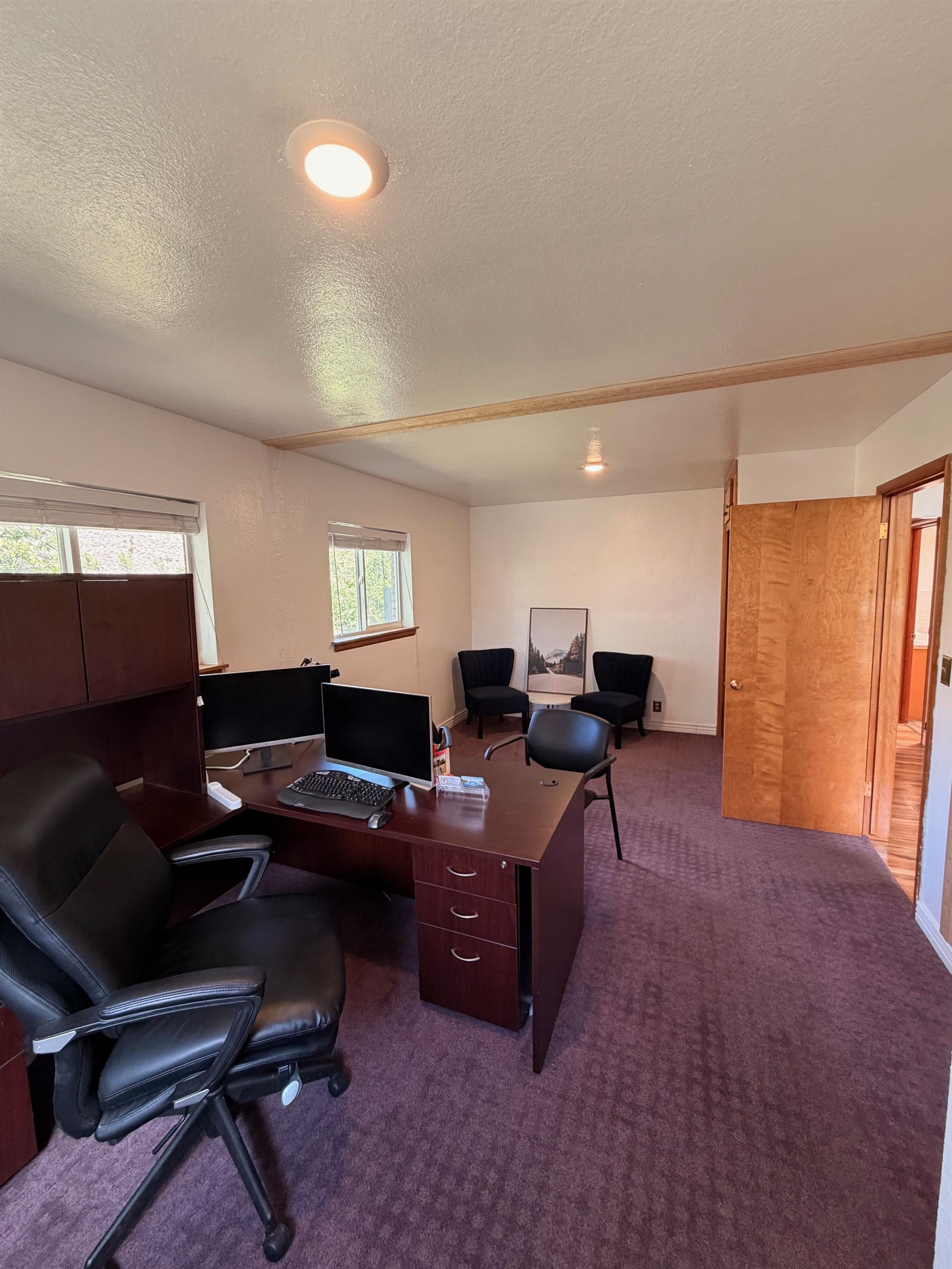 2046 E Center