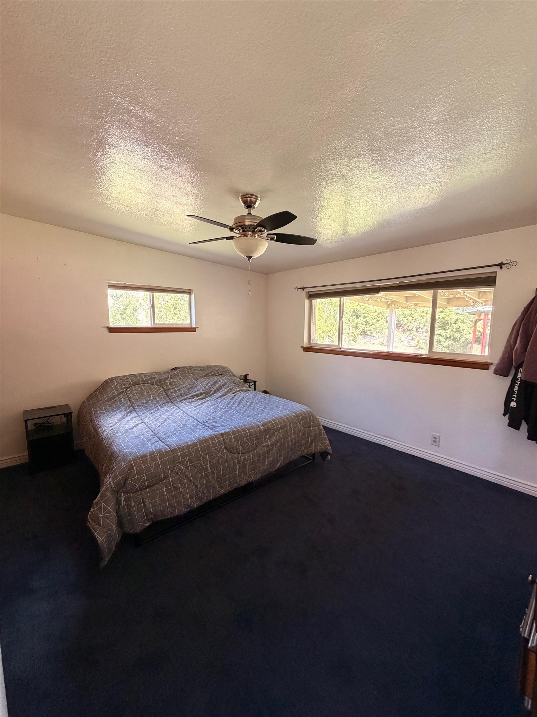 2046 E Center
