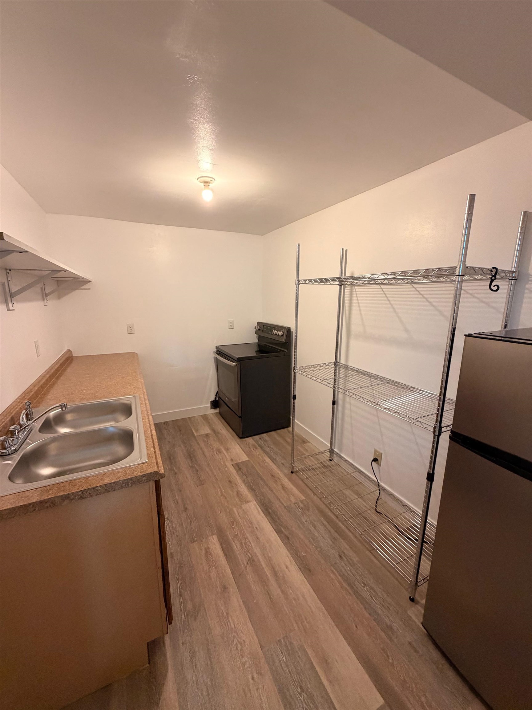 2046 E Center