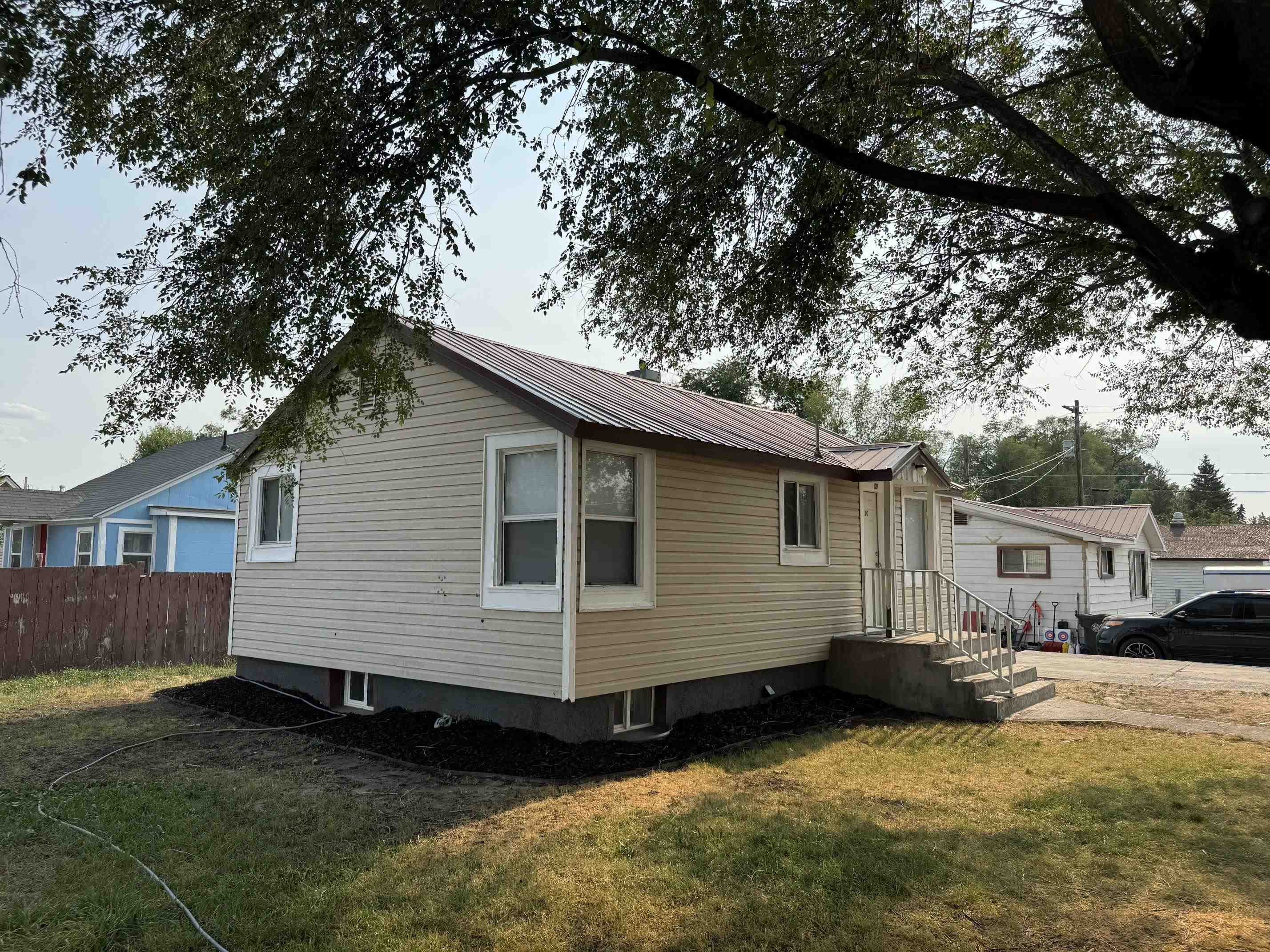 110 Topaz St
