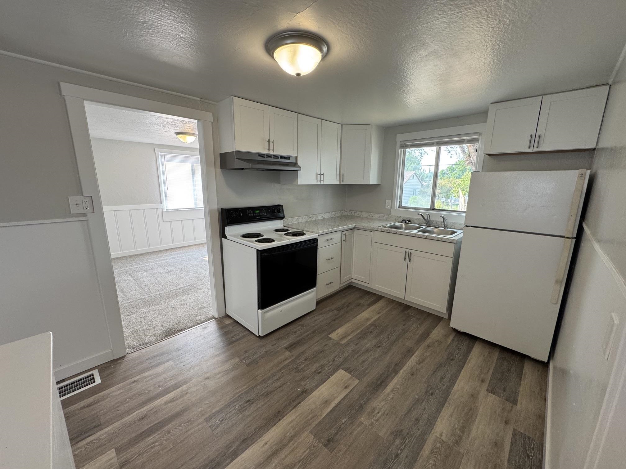110 Topaz St