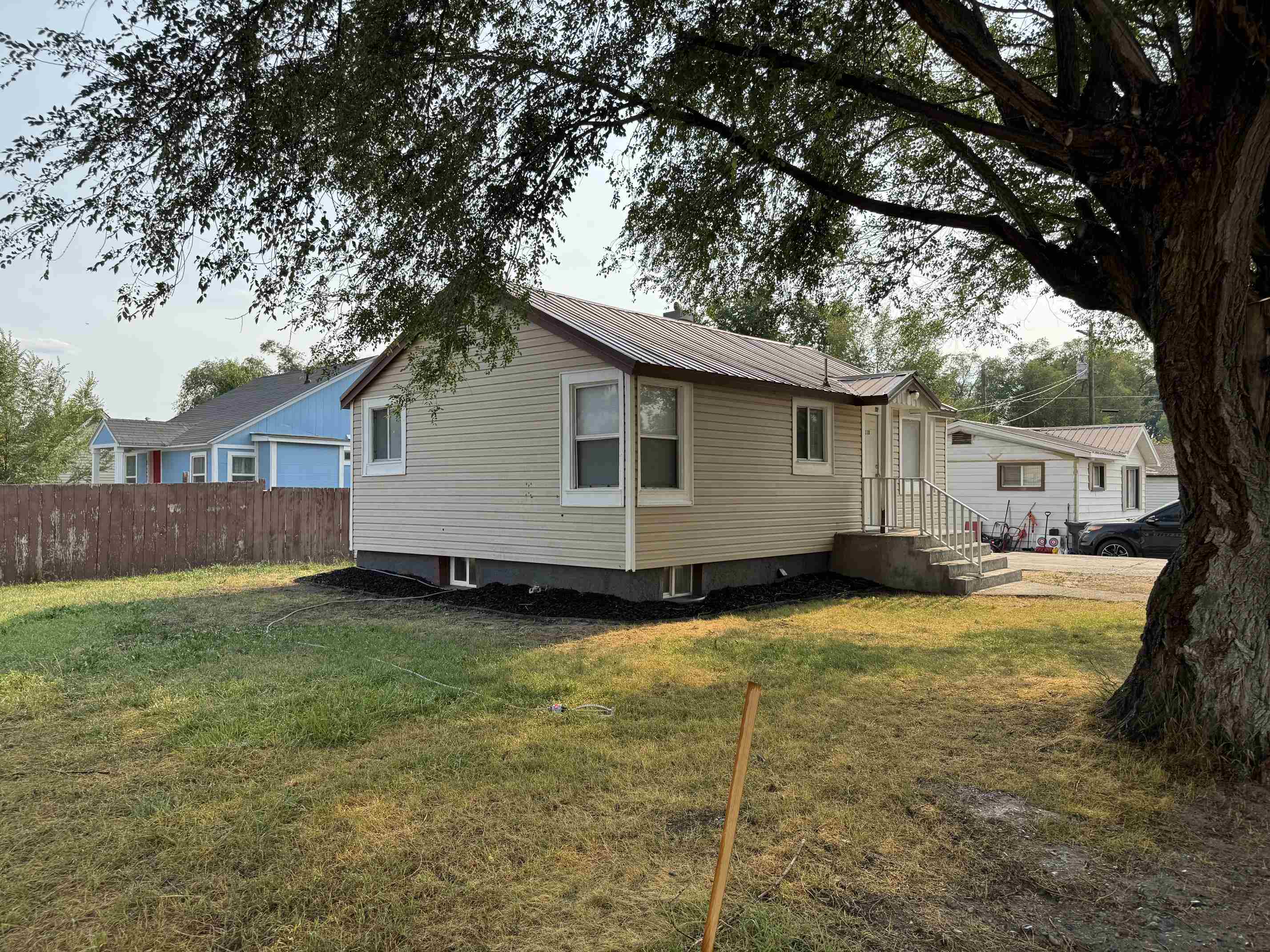 110 Topaz St
