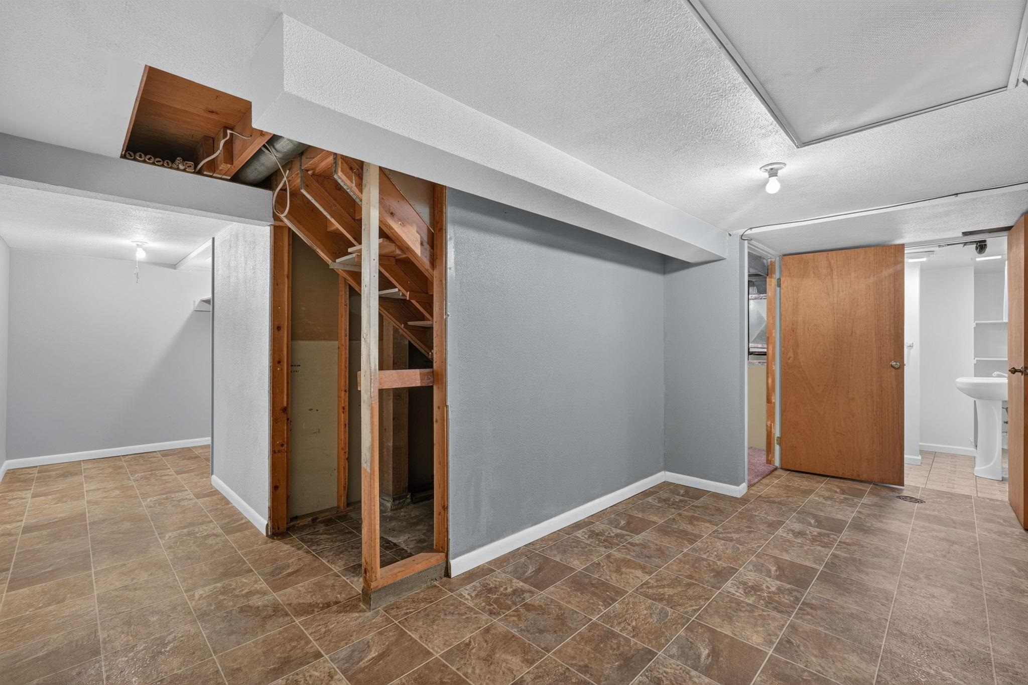 1126 La Brea