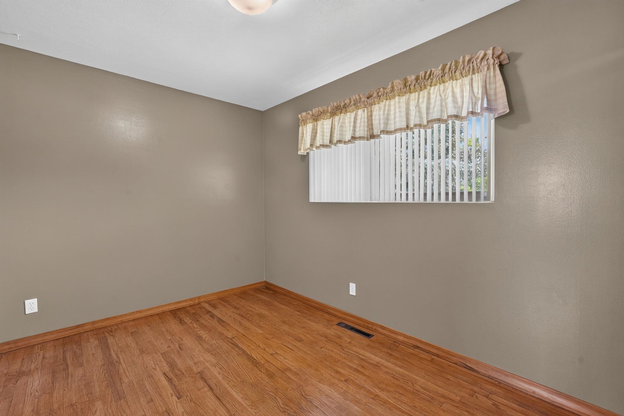 1126 La Brea