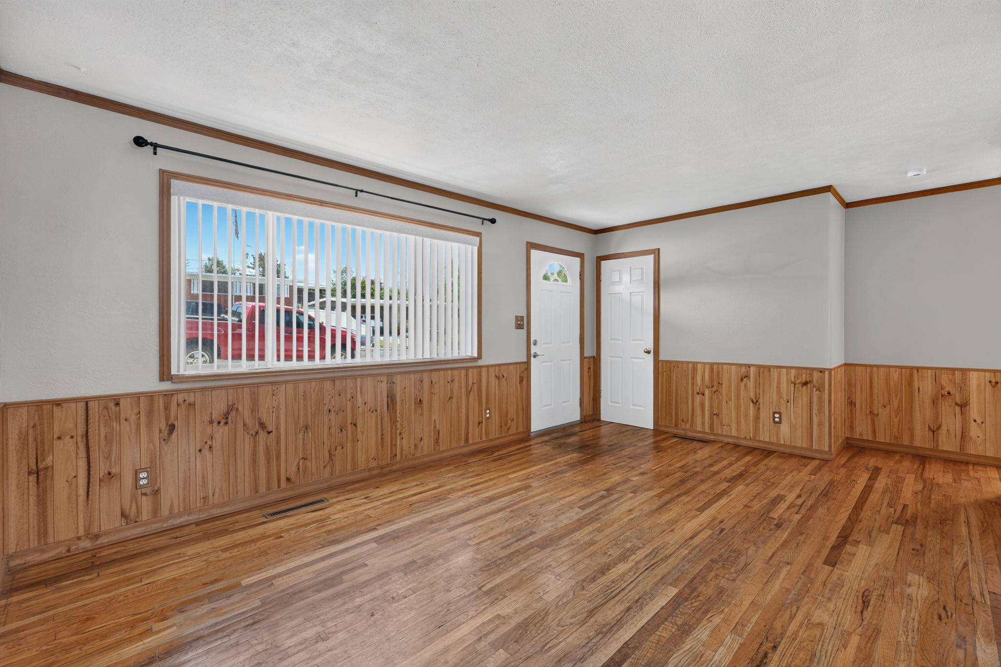 1126 La Brea