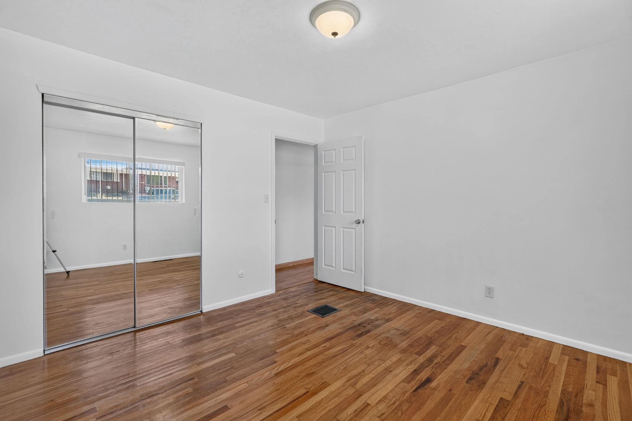 1126 La Brea