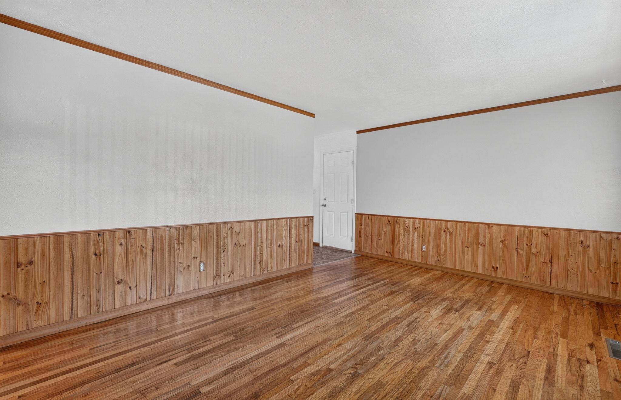 1126 La Brea