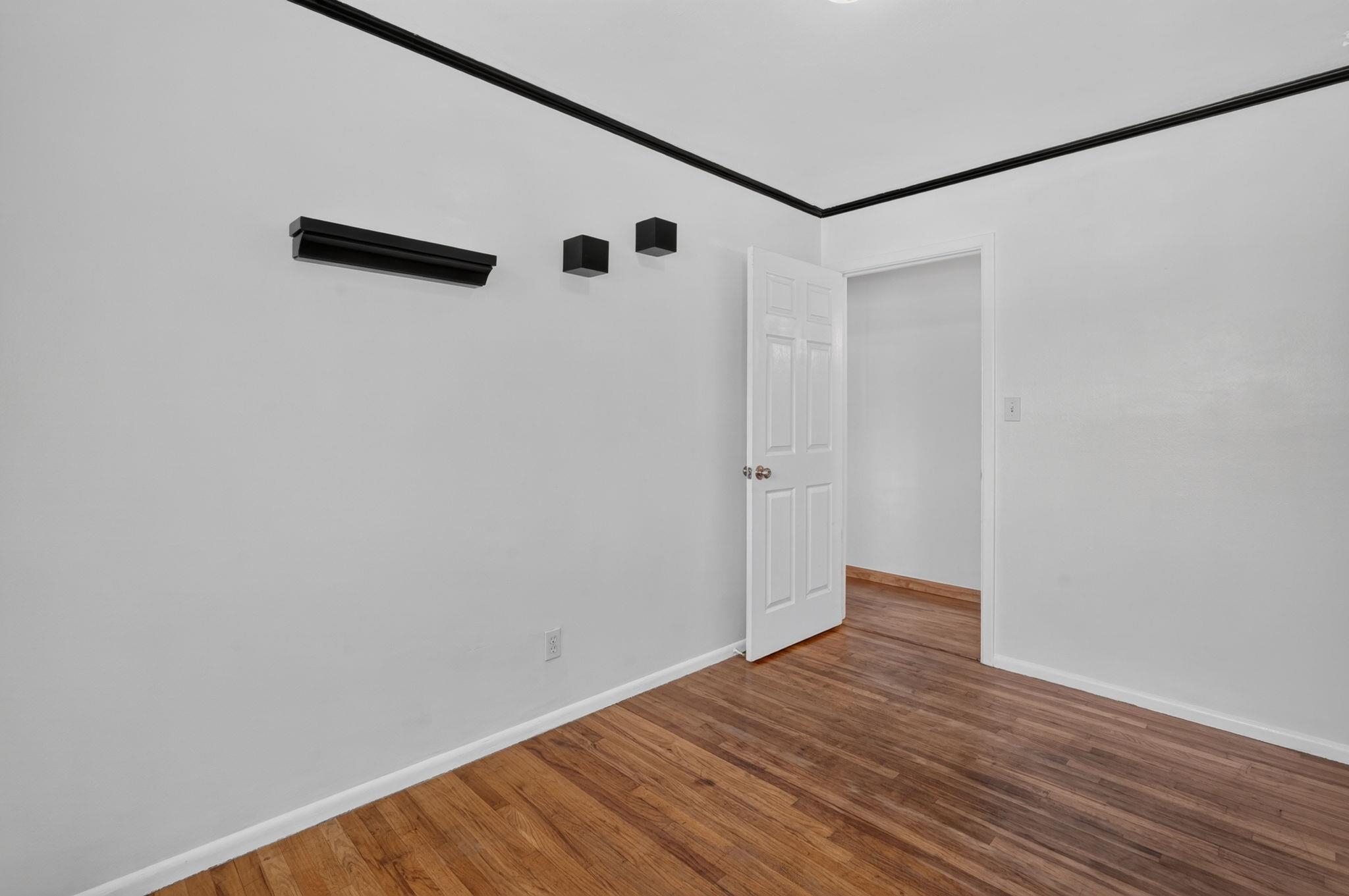 1126 La Brea