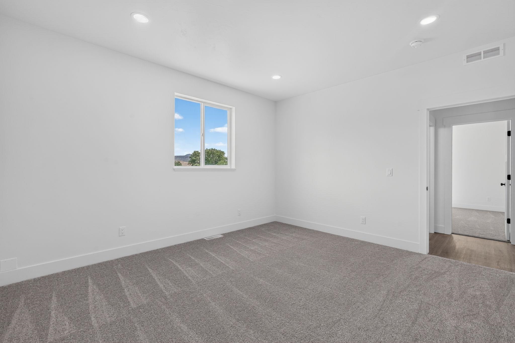 404 W 16th St