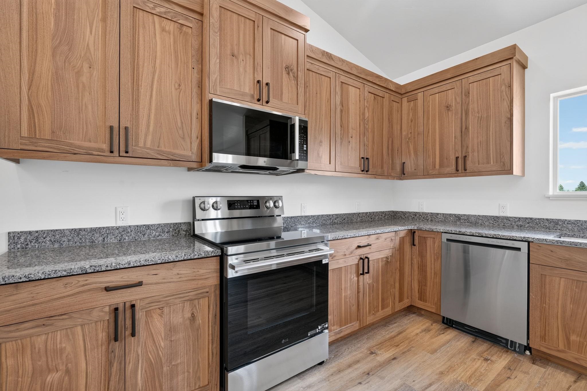 404 W 16th St