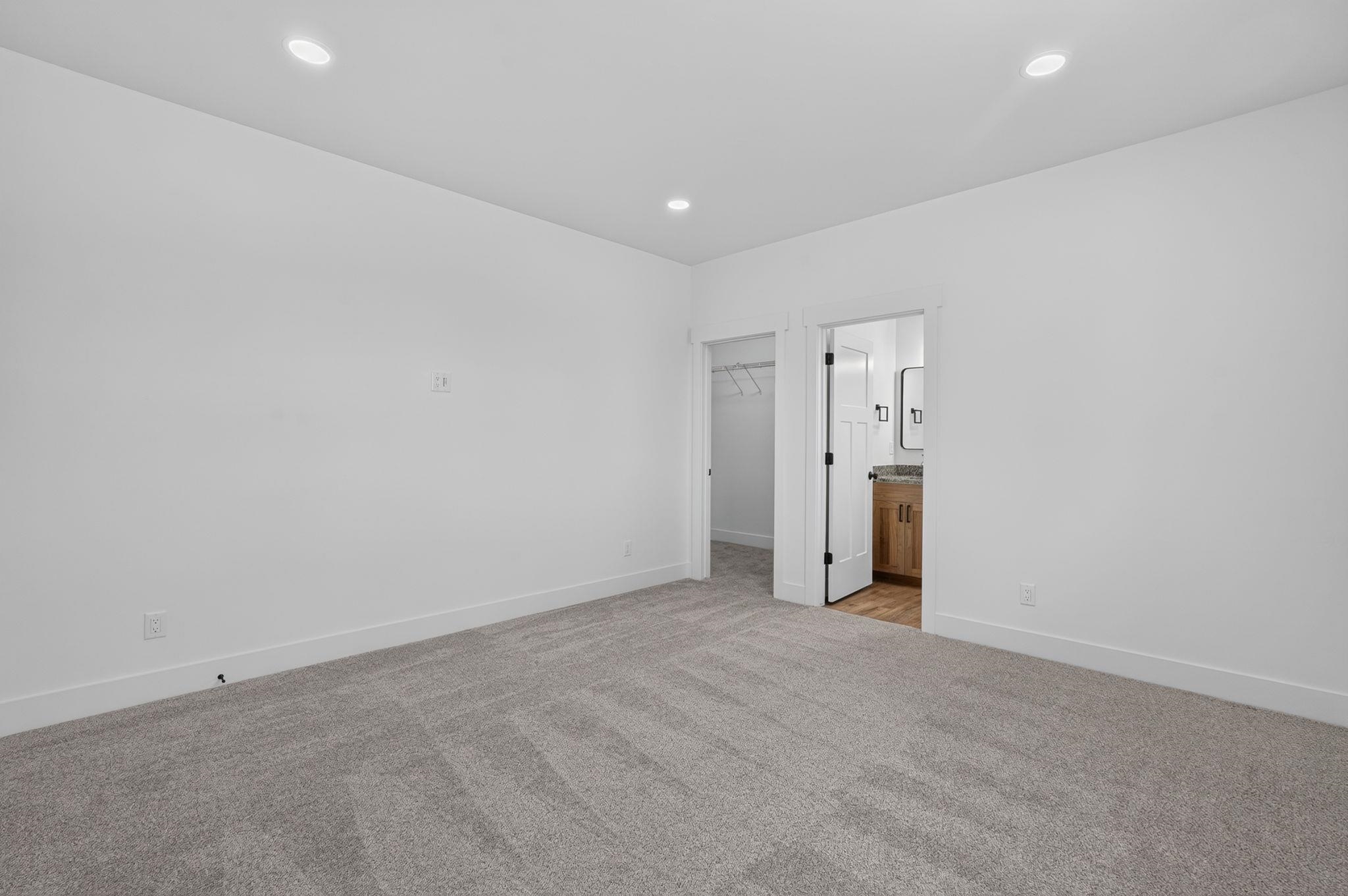 404 W 16th St