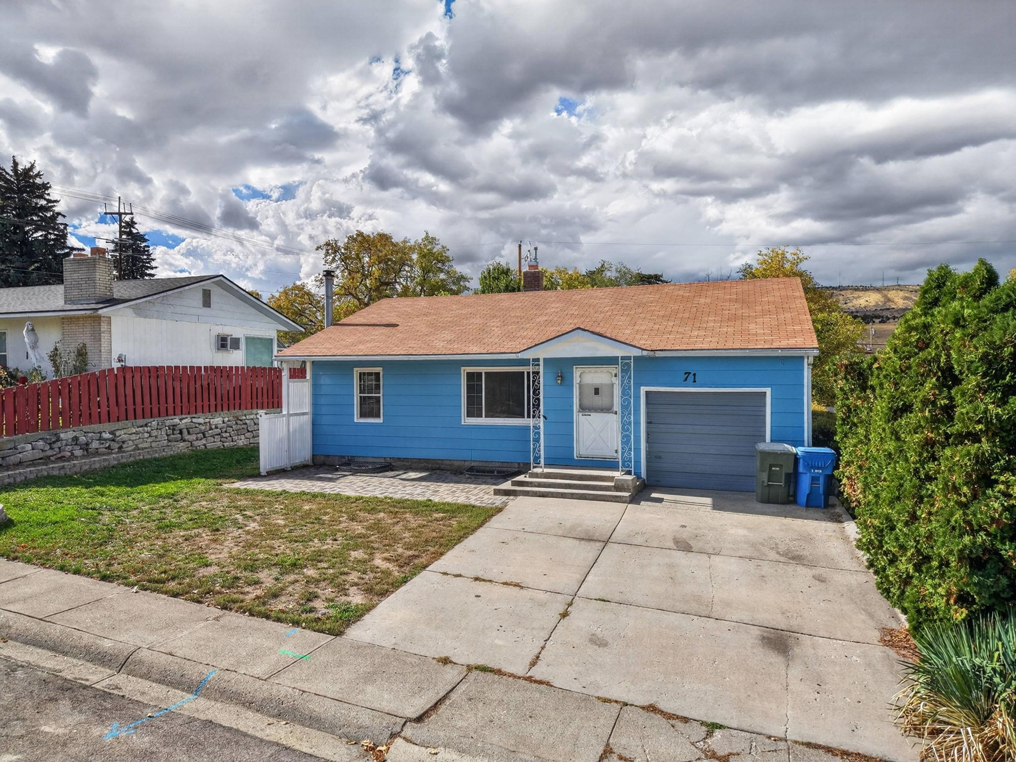 71 Hillcrest